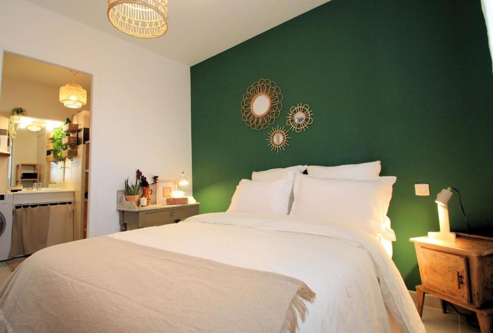 Cosy Appartement Entre Vignes Et Garrigue Avec Piscine Peret Bagian luar foto