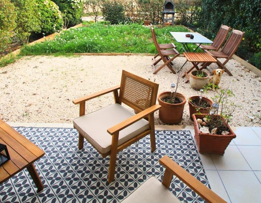 Cosy Appartement Entre Vignes Et Garrigue Avec Piscine Peret Bagian luar foto